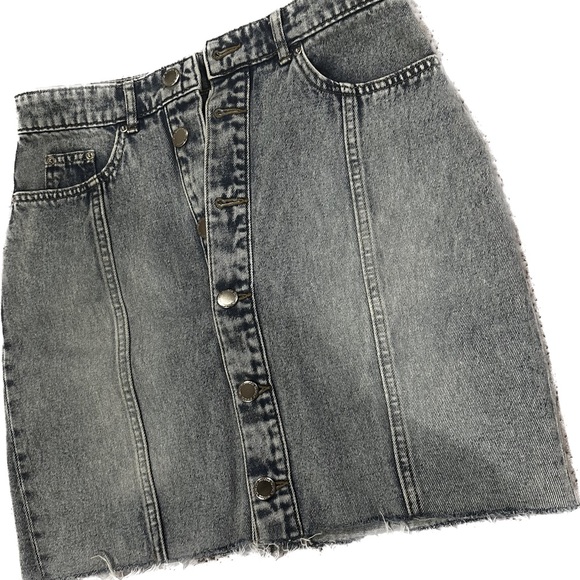 Divided H&M Button Up Denim Skirt - Picture 3 of 6